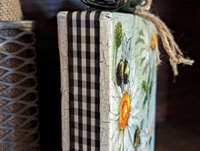 Load image into Gallery viewer, Art canvas, Daisies and Bees
